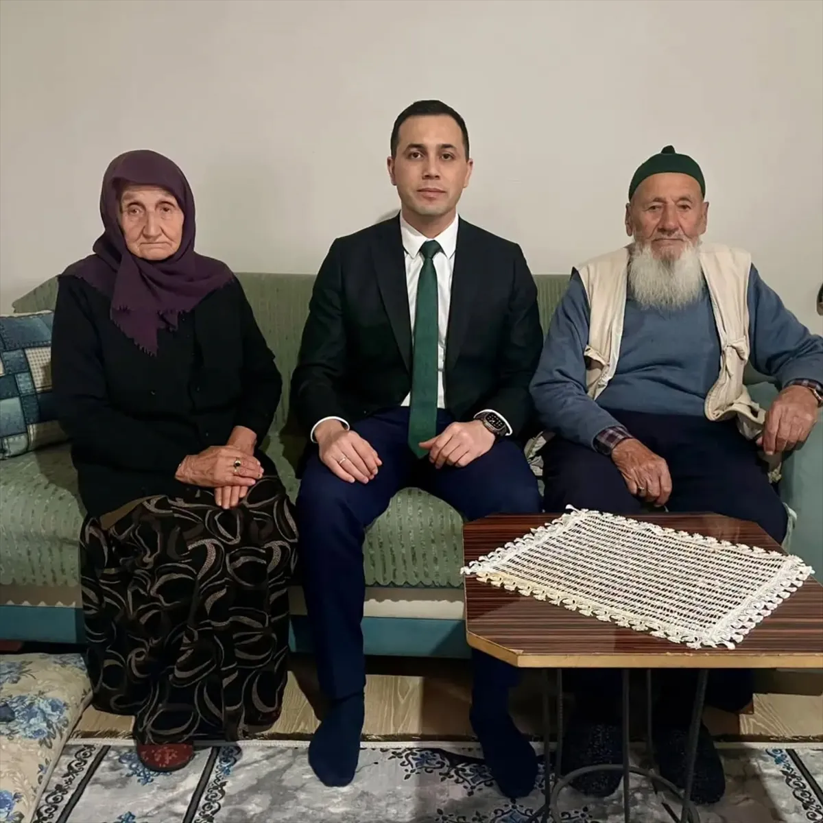 Ulaş Kaymakamı Avcı yaşlıları ziyaret etti Ulaş Kaymakamı Avcı yaşlıları ziyaret etti