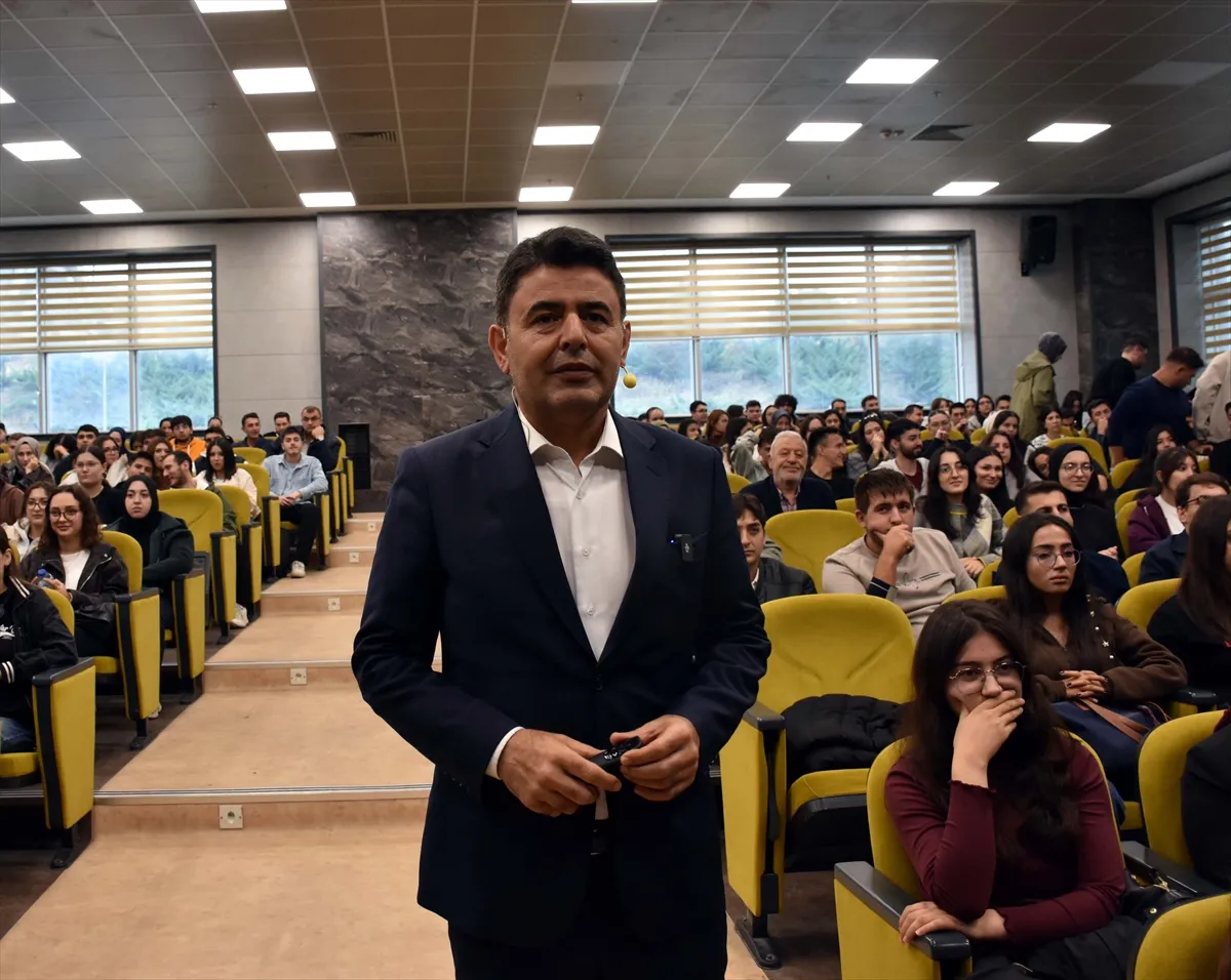 Ulaştırma ve Altyapı Bakan Yardımcısı Boyraz, Kırıkkale’de üniversite öğrencileriyle bir araya geldi Ulaştırma ve Altyapı Bakan Yardımcısı Boyraz, Kırıkkale’de üniversite öğrencileriyle bir araya geldi