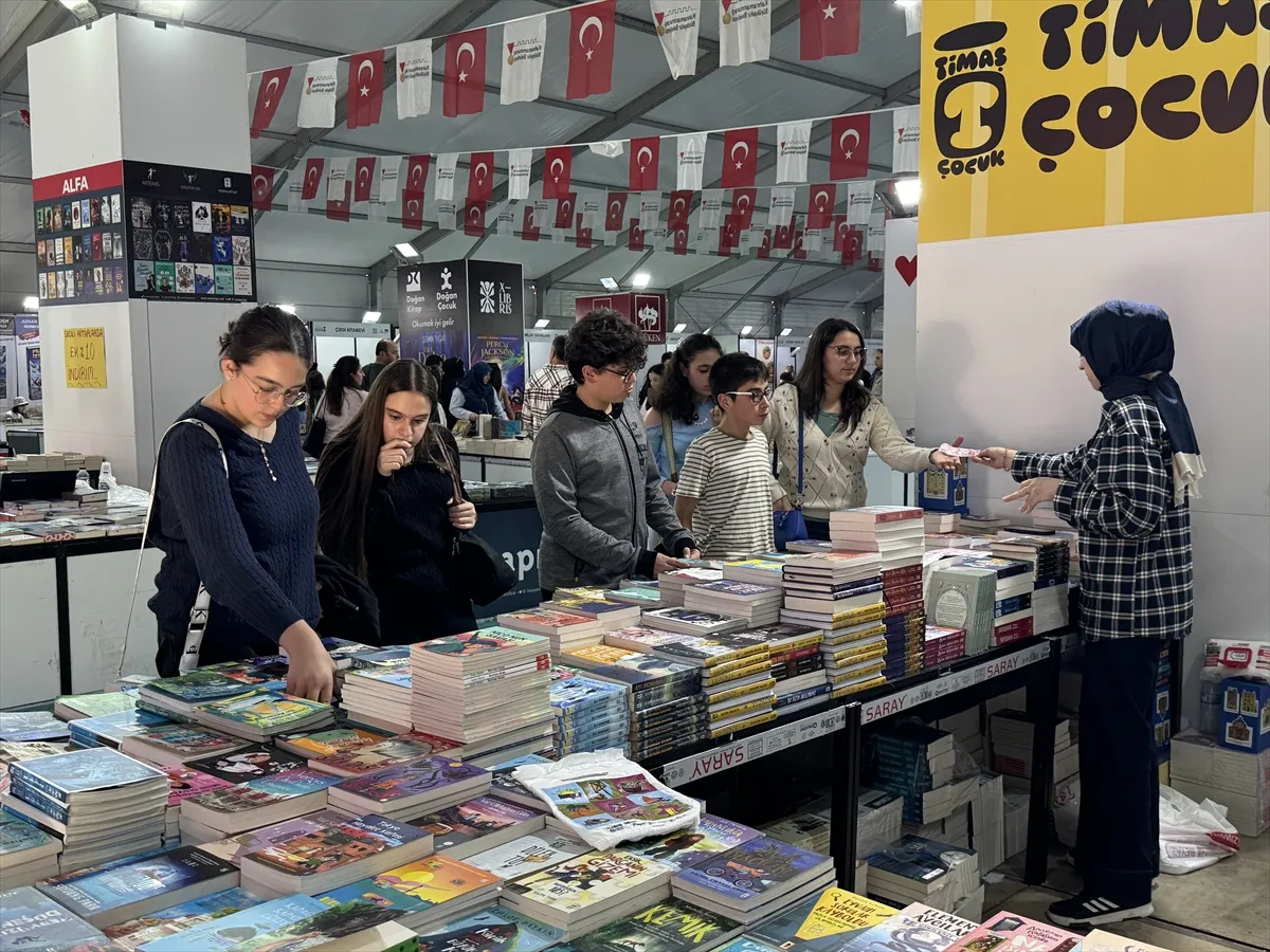 Uluslararası Kahramanmaraş Kitap Fuarı devam ediyor