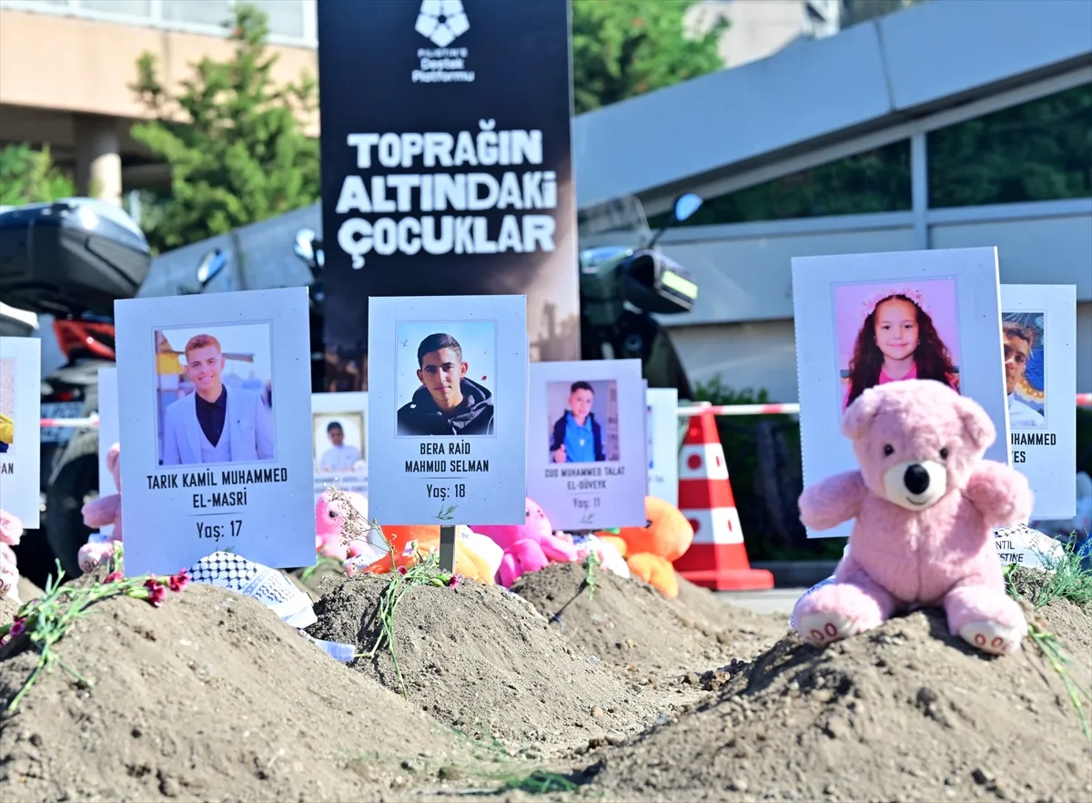 Üsküdar’da Toprağın Altındaki Çocuklar etkinliğinde Gazze’de yaşamdan koparılan çocuklara dikkat çekildi