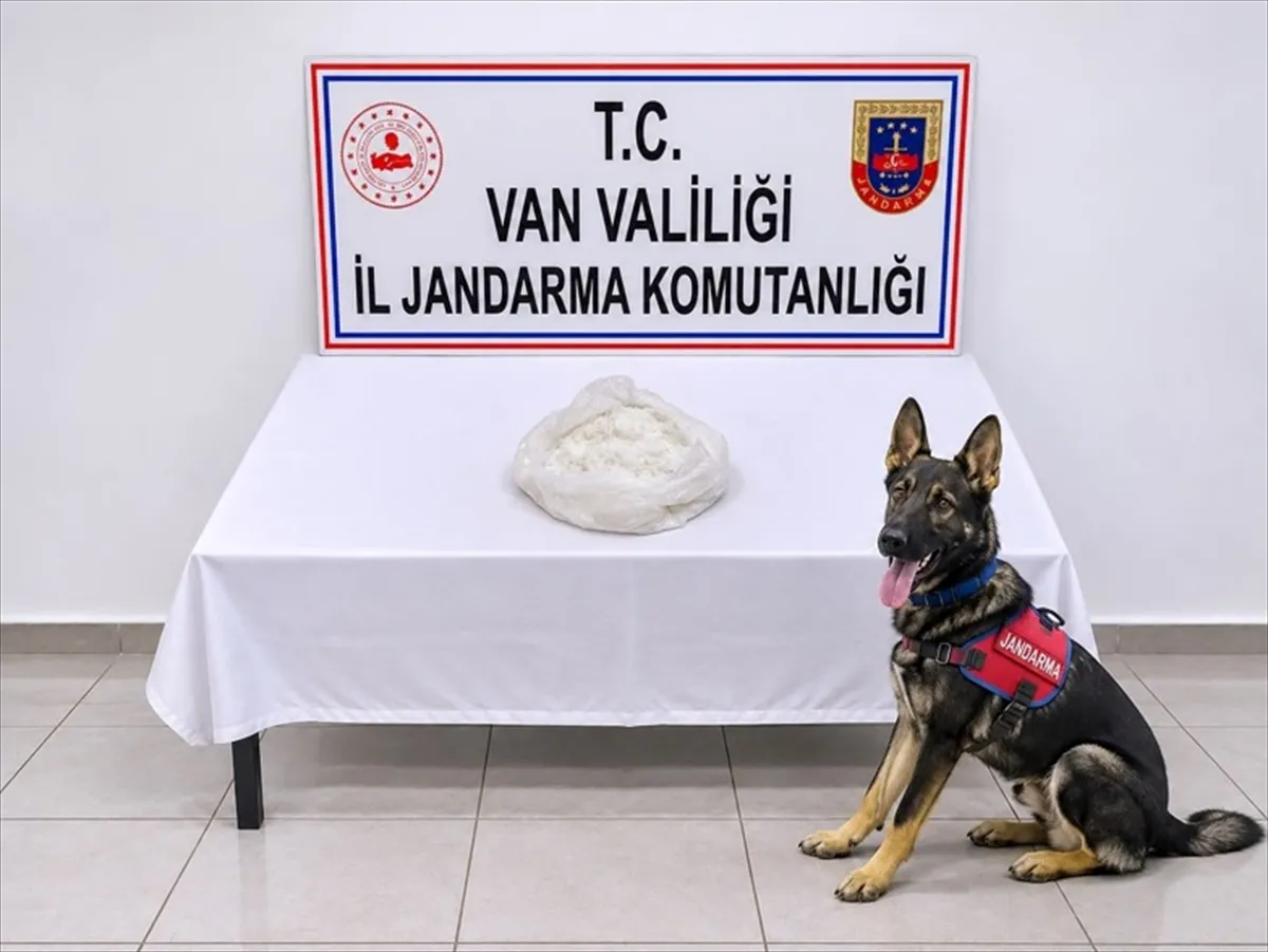 Van’da otobüste 1 kilo 32 gram sentetik uyuşturucu bulundu Van’da otobüste 1 kilo 32 gram sentetik uyuşturucu bulundu