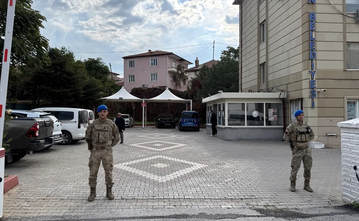 Yahşihan Belediyesine yönelik yolsuzluk operasyonunda 9 zanlı yakalandı, 2 bin 31 taşınmaza el konuldu Yahşihan Belediyesine yönelik yolsuzluk operasyonunda 9 zanlı yakalandı, 2 bin 31 taşınmaza el konuldu