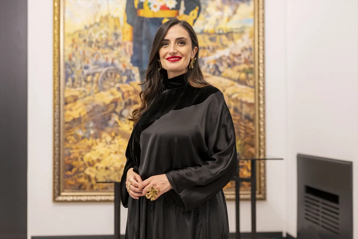 Yaprak Sayar, Gazi Osman Paşa Yalısı’nda Zamansız albümünden eserleri seslendirdi