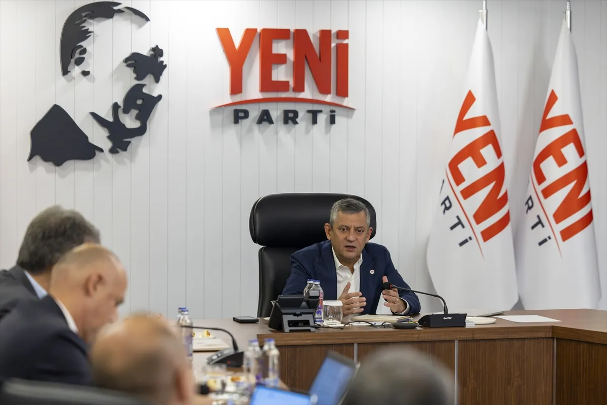 Yeni Parti’de Fon Kriz Masası Toplantısı yapıldı Yeni Parti’de Fon Kriz Masası Toplantısı yapıldı