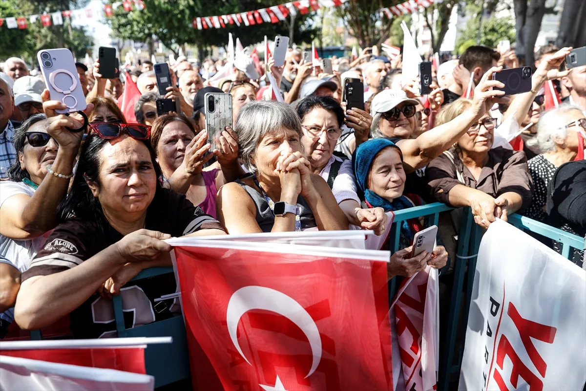 Yeni Parti Genel Başkanı Özel, Mersin’de konuştu Yeni Parti Genel Başkanı Özel, Mersin’de konuştu