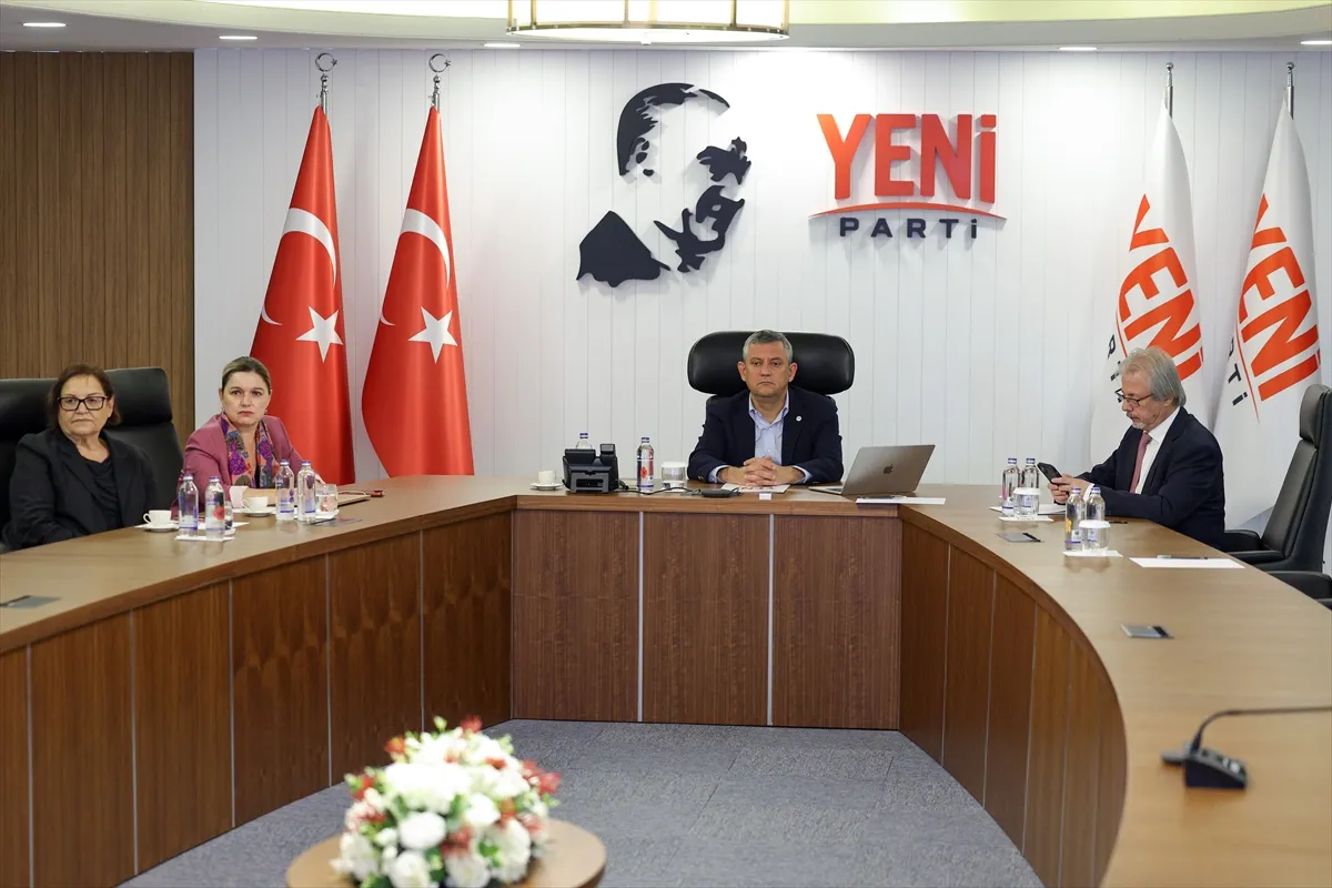 Yeni Parti Genel Başkanı Özel, Sosyalist Enternasyonal toplantısına çevrim içi katıldı
