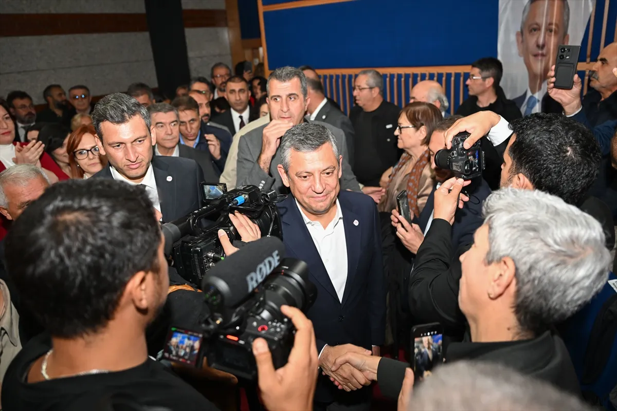 Yeni Parti Genel Başkanı Özgür Özel, aday tanıtım toplantısında konuştu Yeni Parti Genel Başkanı Özgür Özel, aday tanıtım toplantısında konuştu
