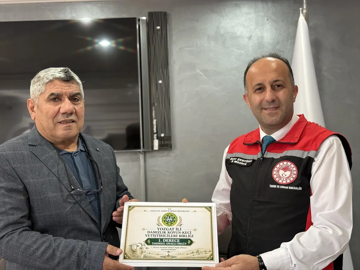 Yozgat’ta birinci derece tarımsal örgüt olmaya hak kazanan birliklere belgeleri verildi Yozgat’ta birinci derece tarımsal örgüt olmaya hak kazanan birliklere belgeleri verildi