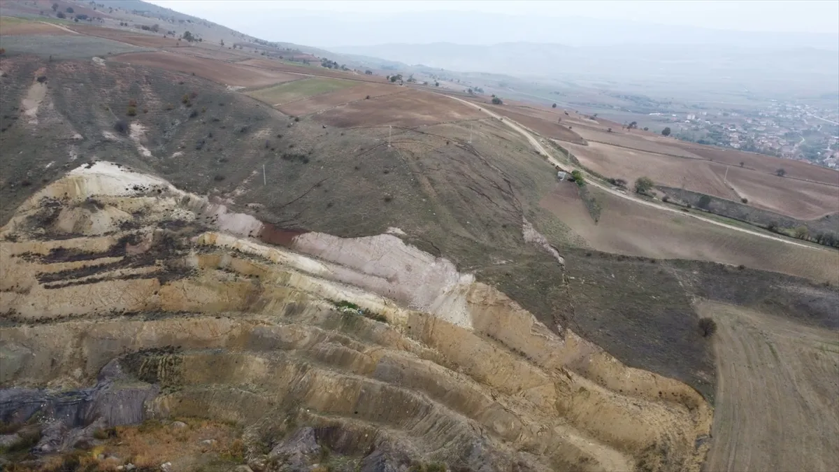 Yozgat’ta tarım arazisinde çökme 4 bin 875 metrekareyi etkiledi