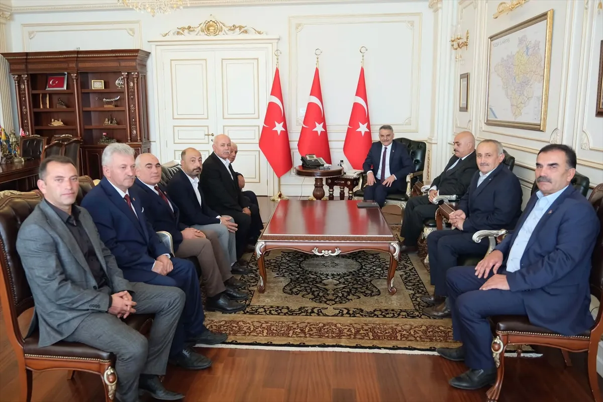 Yozgat Valisi Özkan, muhtarları kabul etti Yozgat Valisi Özkan, muhtarları kabul etti