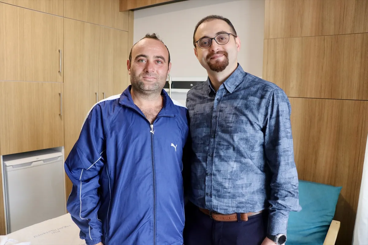 Yürümekte zorlanan hasta kapalı bel fıtığı ameliyatıyla 4 saat sonra ayağa kalktı