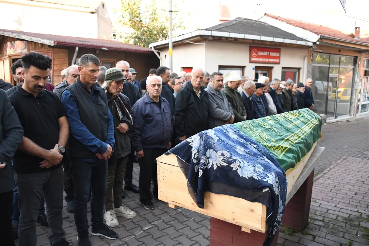 Zonguldak’ta çöken binada ölen kişinin cenazesi Bartın’da defnedildi Zonguldak’ta çöken binada ölen kişinin cenazesi Bartın’da defnedildi