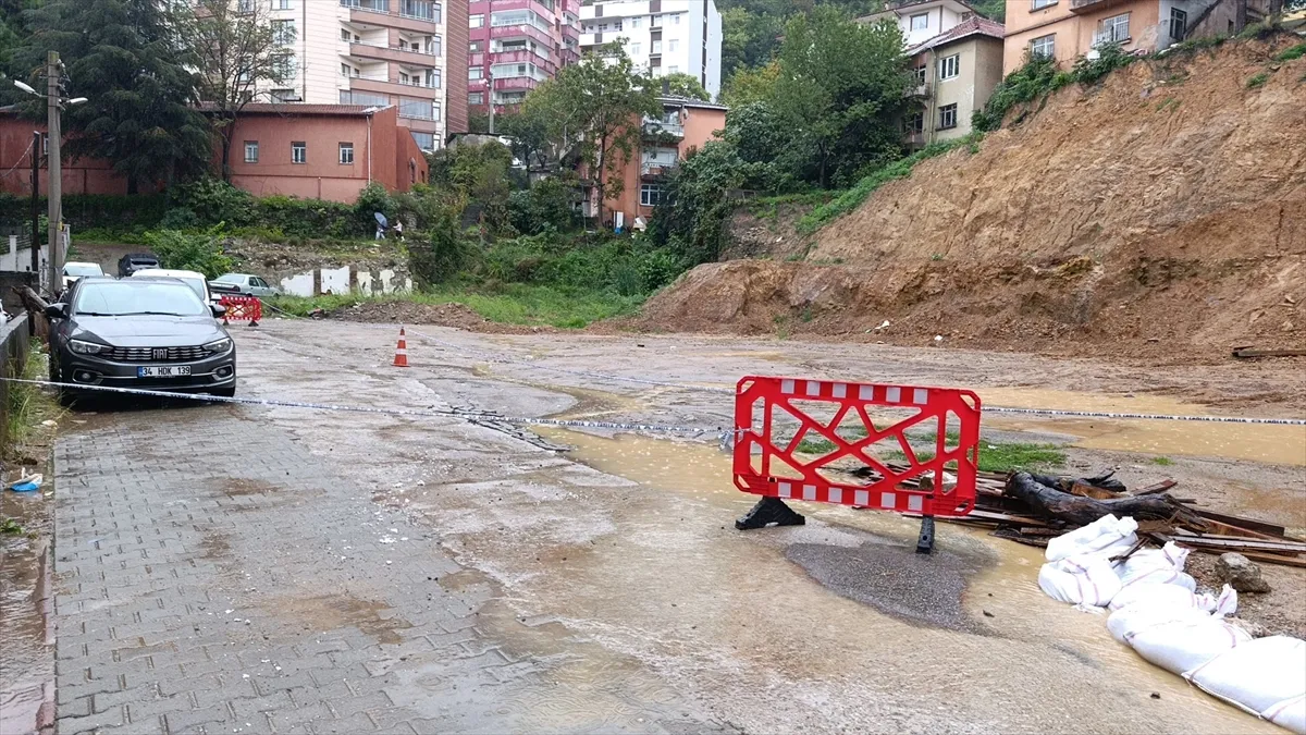 Zonguldak’ta sağanak nedeniyle heyelanlar meydana geldi Zonguldak’ta sağanak nedeniyle heyelanlar meydana geldi