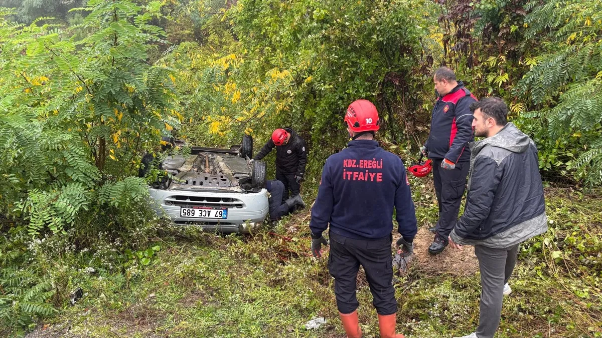 Zonguldak’ta şarampole devrilen otomobildeki 3 kişi yaralandı Zonguldak’ta şarampole devrilen otomobildeki 3 kişi yaralandı
