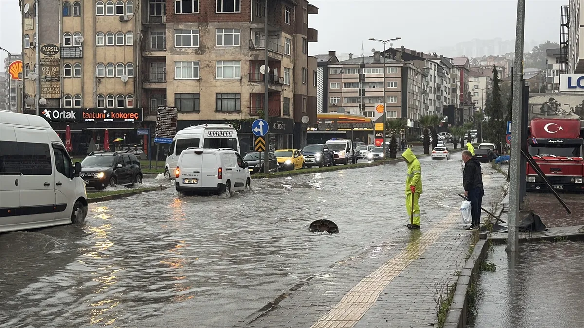 Zonguldak ve Düzce’de sağanak etkili oluyor