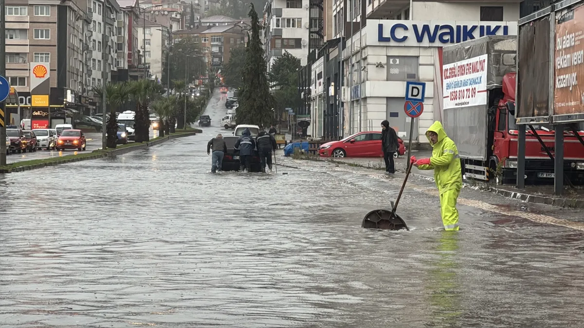 Zonguldak ve Düzce’de sağanak etkili oluyor Zonguldak ve Düzce’de sağanak etkili oluyor