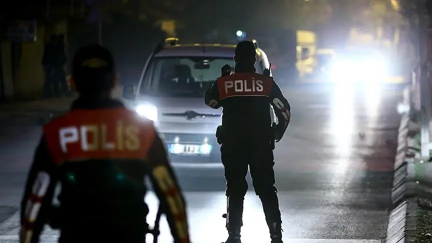 Beyoğlu’nda dron destekli asayiş ve huzur uygulaması yapıldı Beyoğlu’nda dron destekli asayiş ve huzur uygulaması yapıldı