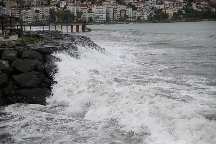 Doğu Karadeniz kıyıları ile Marmara’nın güney ve doğusu için sağanak uyarısı Doğu Karadeniz kıyıları ile Marmara’nın güney ve doğusu için sağanak uyarısı