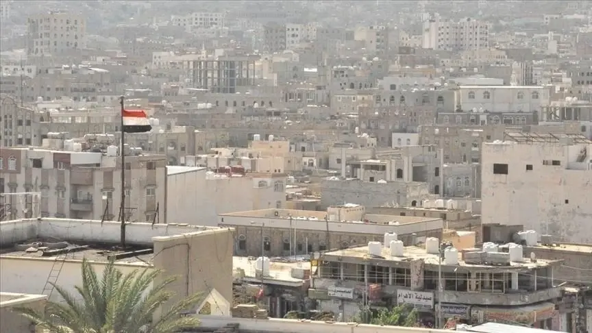 Yemen’de hükümet güçleri Taiz’de Husi mevzilerini bombaladı Yemen’de hükümet güçleri Taiz’de Husi mevzilerini bombaladı