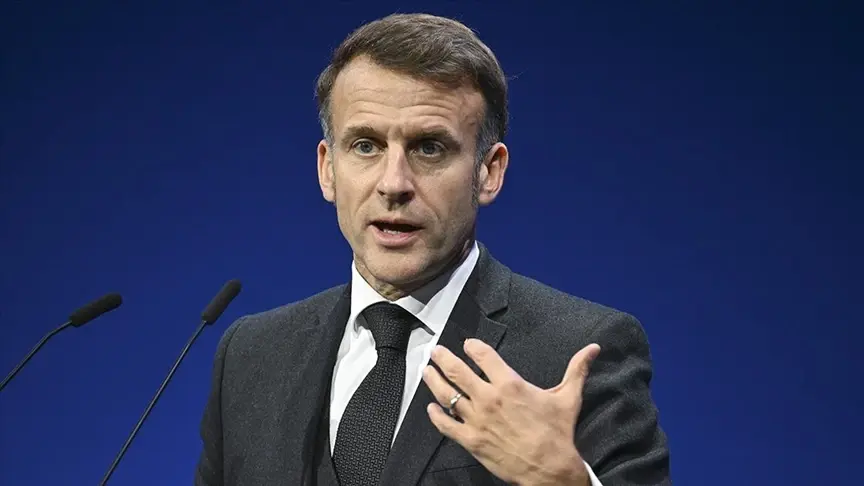 Fransa Cumhurbaşkanı Macron, Körfez turunun ikinci durağı BAE’ye ulaştı Fransa Cumhurbaşkanı Macron, Körfez turunun ikinci durağı BAE’ye ulaştı