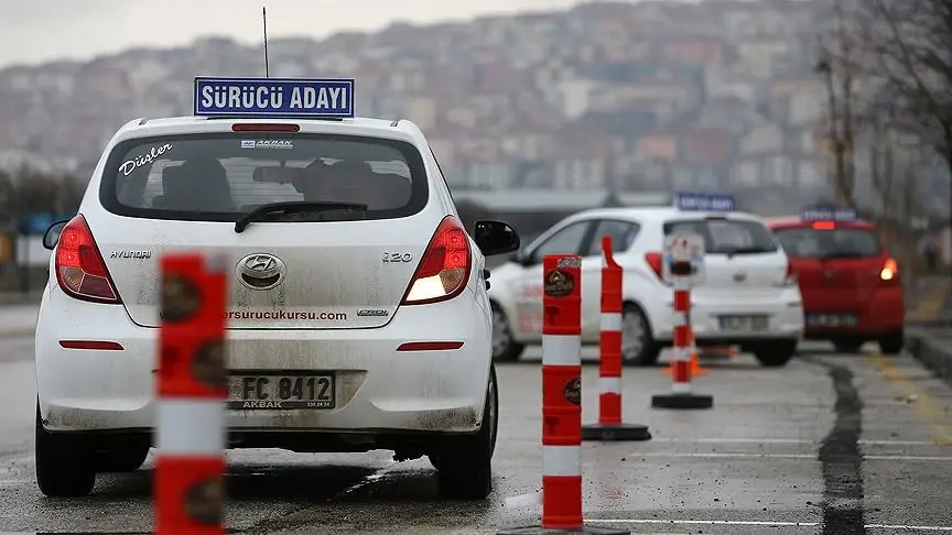 KDK’nin girişimiyle vatandaşın ehliyet hakkı yeniden tanımlandı KDK’nin girişimiyle vatandaşın ehliyet hakkı yeniden tanımlandı