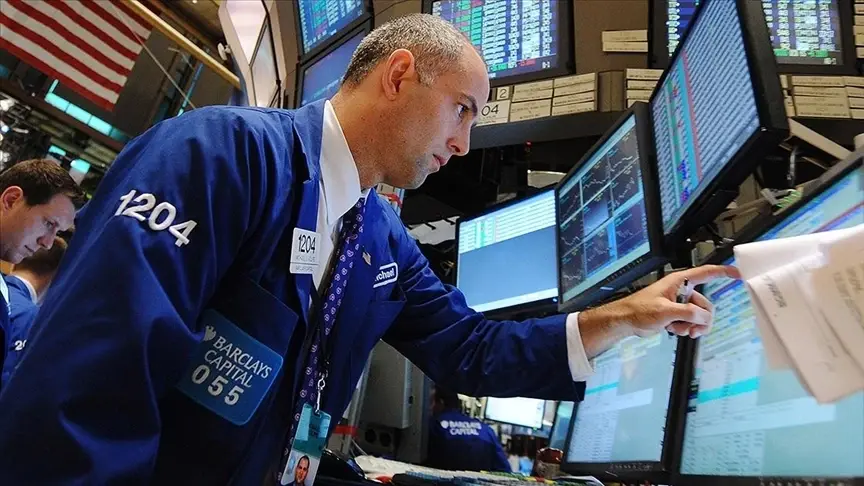 New York borsası Fed kararı öncesi karışık açıldı