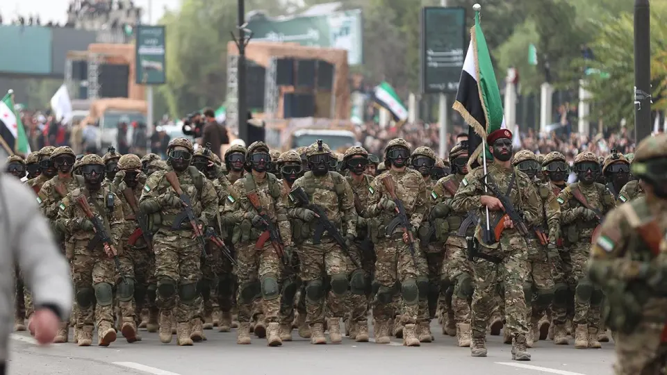 Suriye’nin Haseke ilinde devlet kontrolünün sağlanması talebiyle gösteri düzenlendi Suriye’nin Haseke ilinde devlet kontrolünün sağlanması talebiyle gösteri düzenlendi