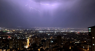 Ankara'da şimşekli akşam