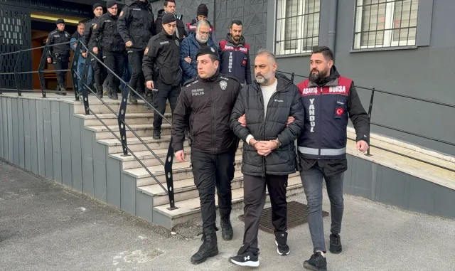 Bursa’daki kar payı dolandırıcılığı soruşturmasında 3 zanlı tutuklandı Bursa’daki kar payı dolandırıcılığı soruşturmasında 3 zanlı tutuklandı