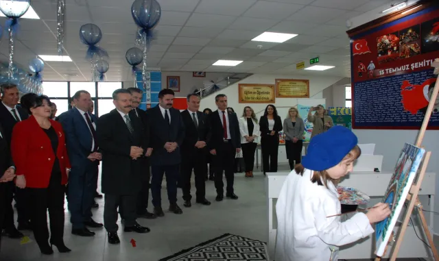 Eskişehir’de 147 bin 273 öğrenci yarıyıl tatiline girdi Eskişehir’de 147 bin 273 öğrenci yarıyıl tatiline girdi