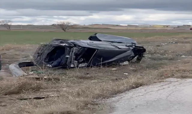 Eskişehir’de direğe çarpan otomobildeki 2 kişi öldü Eskişehir’de direğe çarpan otomobildeki 2 kişi öldü
