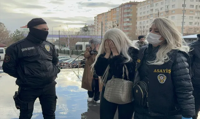 GÜNCELLEME - Eskişehir merkezli fuhuş operasyonunda yakalanan 18 şüpheliden 9’u tutuklandı GÜNCELLEME - Eskişehir merkezli fuhuş operasyonunda yakalanan 18 şüpheliden 9’u tutuklandı