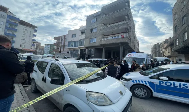 GÜNCELLEME - Gaziantep’te eşi ve 2 kayınbiraderini öldüren kişi intihar etti GÜNCELLEME - Gaziantep’te eşi ve 2 kayınbiraderini öldüren kişi intihar etti
