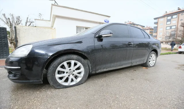 GÜNCELLEME - Gaziantep’te yaklaşık 200 aracın lastiğini patlatıp kaçan şüpheli aranıyor GÜNCELLEME - Gaziantep’te yaklaşık 200 aracın lastiğini patlatıp kaçan şüpheli aranıyor