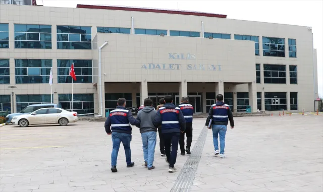 GÜNCELLEME - Kilis’te terör örgütü PKK/PYD/YPG operasyonunda yakalanan 2 zanlı tutuklandı GÜNCELLEME - Kilis’te terör örgütü PKK/PYD/YPG operasyonunda yakalanan 2 zanlı tutuklandı
