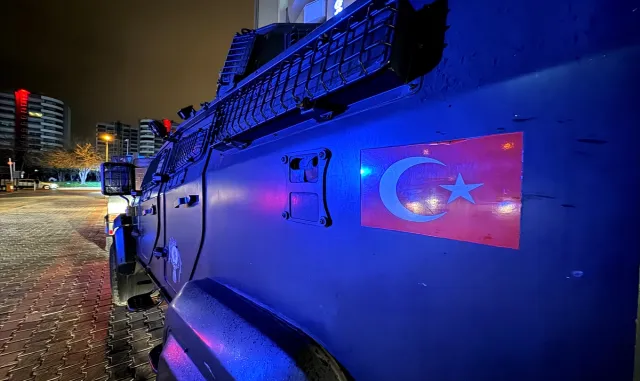 GÜNCELLEME - Mersin’de DEAŞ’a yönelik operasyonda 7 şüpheli yakalandı GÜNCELLEME - Mersin’de DEAŞ’a yönelik operasyonda 7 şüpheli yakalandı