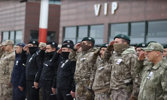 GÜNCELLEME - Şehit Uzman Çavuş Gün, Gaziantep’te son yolculuğuna uğurlandı GÜNCELLEME - Şehit Uzman Çavuş Gün, Gaziantep’te son yolculuğuna uğurlandı