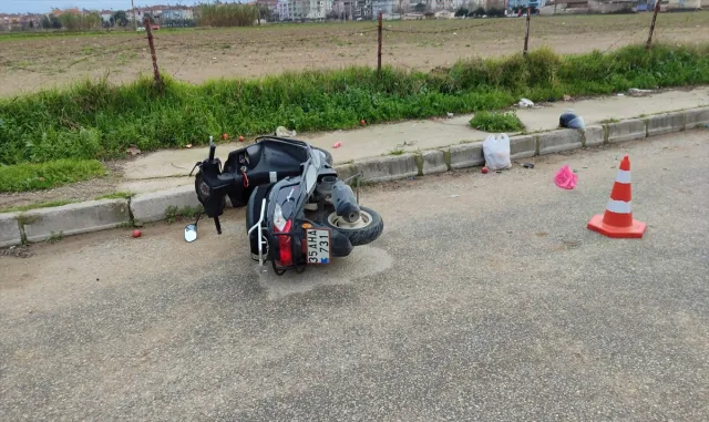 İzmir’de beton direğe çarpan motosikletin sürücüsü öldü İzmir’de beton direğe çarpan motosikletin sürücüsü öldü