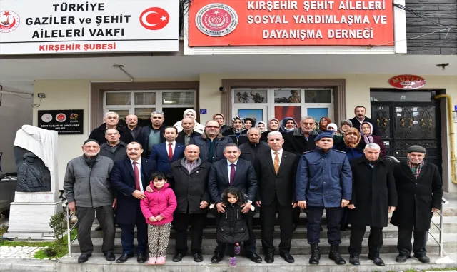 Kırşehir Valisi Buhara, şehit aileleri ve gazilerle buluştu Kırşehir Valisi Buhara, şehit aileleri ve gazilerle buluştu