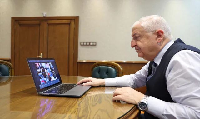 Milli Savunma Bakanı Güler, AA’nın "Yılın Kareleri" oylamasına katıldı Milli Savunma Bakanı Güler, AA’nın "Yılın Kareleri" oylamasına katıldı