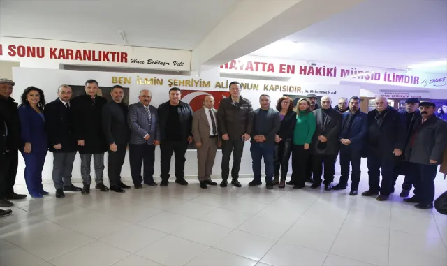 Nebi Hatipoğlu, Hacı Bektaş Veli Anadolu Kültür Vakfı ve derneğini ziyaret etti Nebi Hatipoğlu, Hacı Bektaş Veli Anadolu Kültür Vakfı ve derneğini ziyaret etti