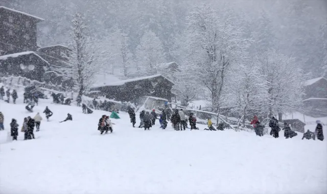 Rize’de "16. Ayder Kar Festivali" sona erdi Rize’de "16. Ayder Kar Festivali" sona erdi