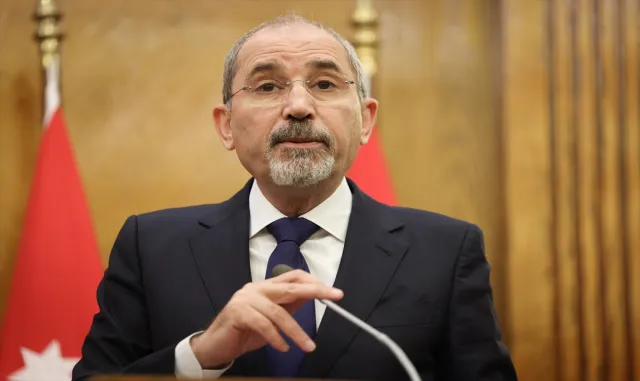 Şermin Hanım - Dışişleri Bakanı Fidan, Ürdünlü mevkidaşı Safedi ile ortak basın toplantısında konuştu: (2) Şermin Hanım - Dışişleri Bakanı Fidan, Ürdünlü mevkidaşı Safedi ile ortak basın toplantısında konuştu: (2)