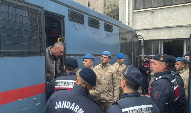Zonguldak’ta uyuşturucu operasyonuna ilişkin 32 sanığın yargılanması sürdü Zonguldak’ta uyuşturucu operasyonuna ilişkin 32 sanığın yargılanması sürdü
