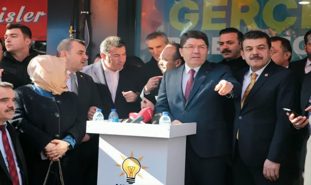 Adalet Bakanı Tunç, Zonguldak’ta seçim irtibat bürosu açılışında konuştu: Adalet Bakanı Tunç, Zonguldak’ta seçim irtibat bürosu açılışında konuştu: