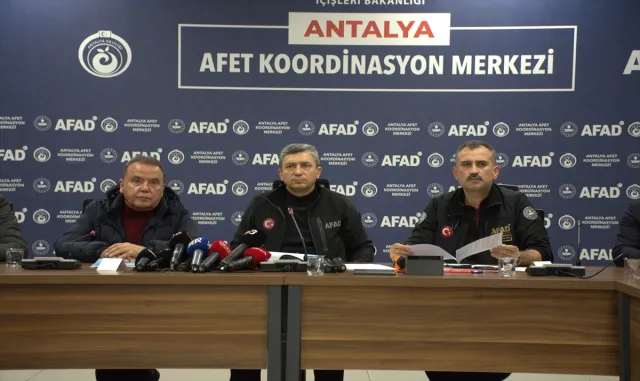 Antalya’daki şiddetli yağışta bin 948 dekar tarım alanının zarar gördüğü belirlendi Antalya’daki şiddetli yağışta bin 948 dekar tarım alanının zarar gördüğü belirlendi