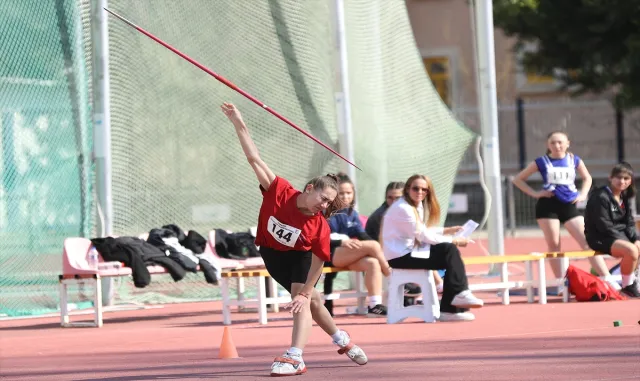 Atletizmde Seyfi Alanya Atmalar Kupası, Mersin’de başladı Atletizmde Seyfi Alanya Atmalar Kupası, Mersin’de başladı