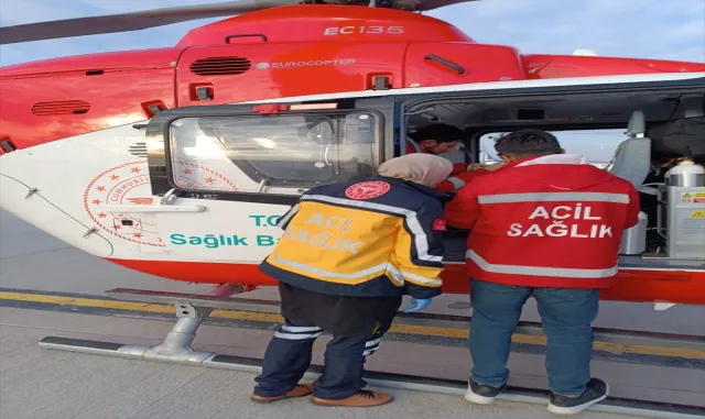 Bahçesaray’da rahatsızlanan kişi ambulans helikopterle Van’a nakledildi Bahçesaray’da rahatsızlanan kişi ambulans helikopterle Van’a nakledildi