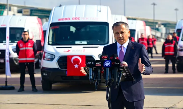 Bakan Yerlikaya, "Göç İdaresi Mobil Araç Teslim Töreni"nde konuştu: Bakan Yerlikaya, "Göç İdaresi Mobil Araç Teslim Töreni"nde konuştu: