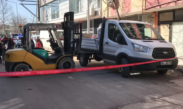 Bursa’da geri manevra yapan kamyonetin altında kalan yaşlı kadın öldü Bursa’da geri manevra yapan kamyonetin altında kalan yaşlı kadın öldü